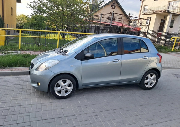 Toyota Yaris cena 15900 przebieg: 189000, rok produkcji 2006 z Kraśnik małe 407
